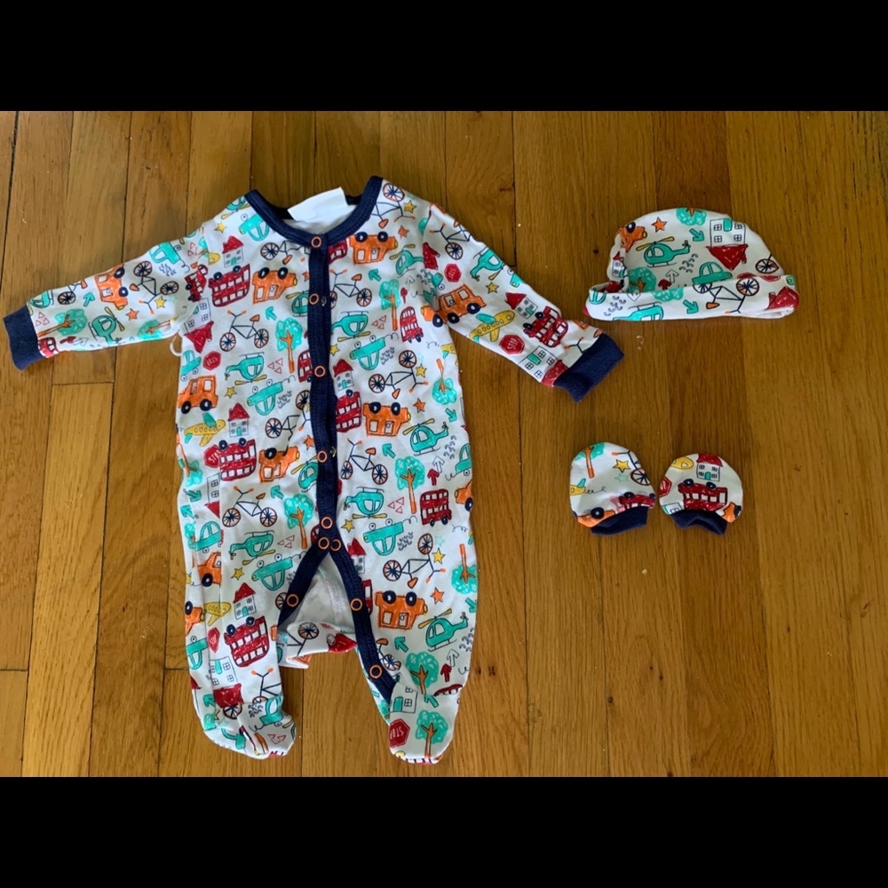 0-3 Month outfit ADORABLE LIKE NEW